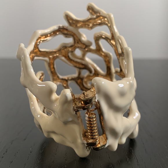 Ivory coral bracelet - Picture 4 of 7